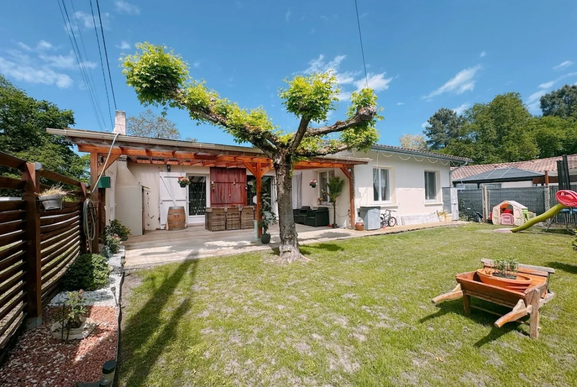Belle maison 4 pièces de 124 m² avec jardin et terrasse à Fargues 