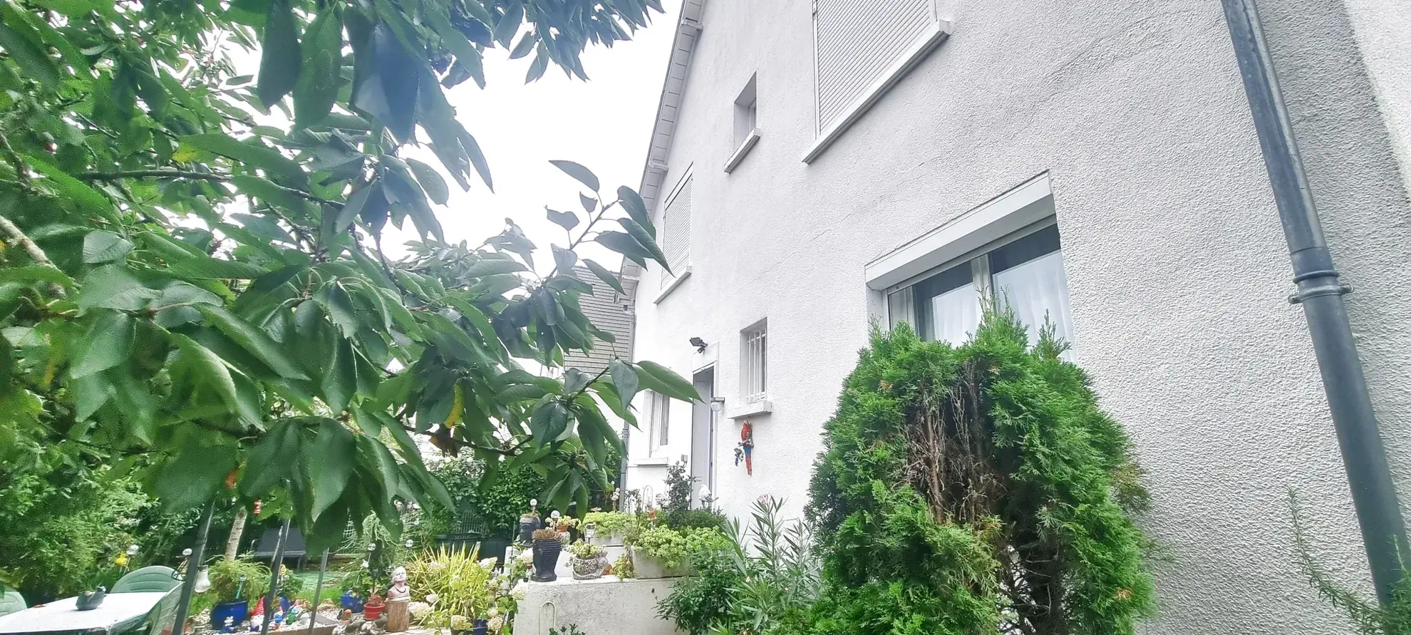 Charmante maison à Vendôme, proche TGV, terrain de 362 m² avec garage et terrasse 