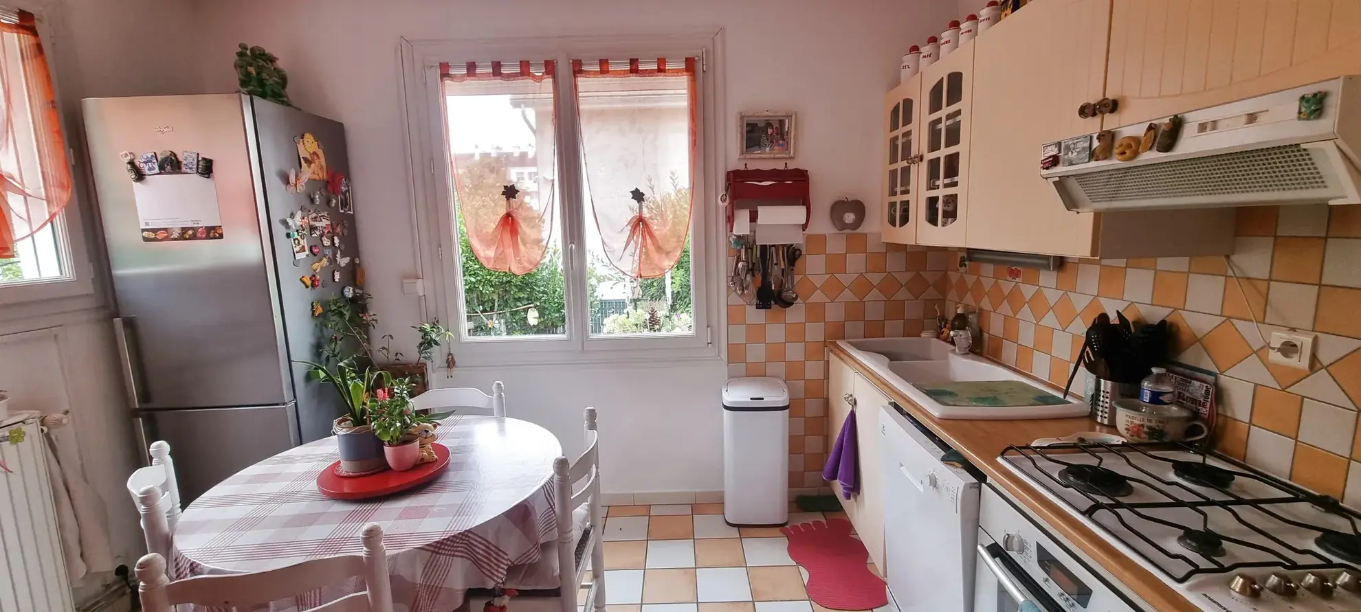 Charmante maison à Vendôme, proche TGV, terrain de 362 m² avec garage et terrasse 