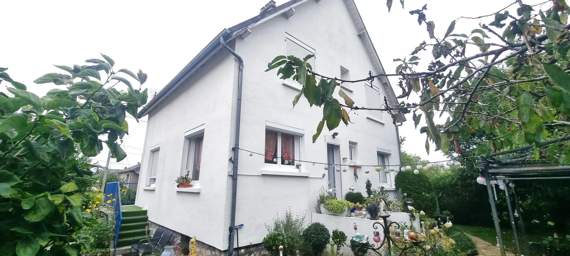 Charmante maison à Vendôme, proche TGV, terrain de 362 m² avec garage et terrasse 
