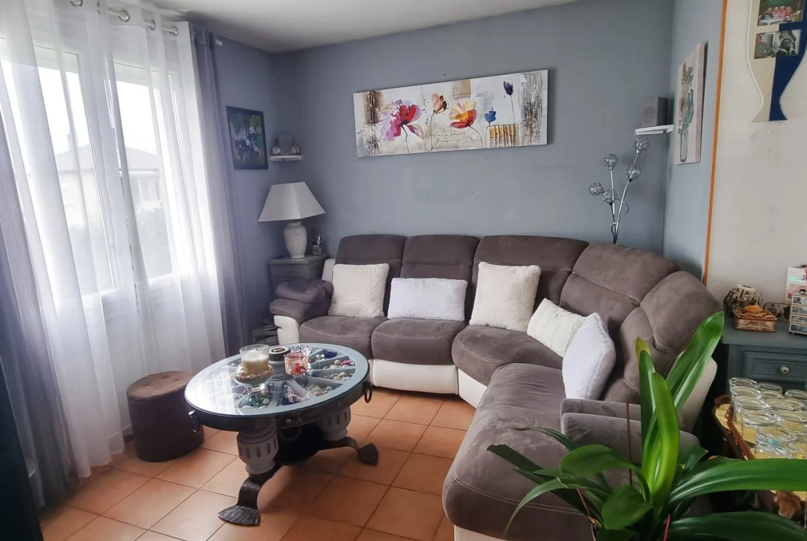 Charmante maison à Vendôme, proche TGV, terrain de 362 m² avec garage et terrasse 