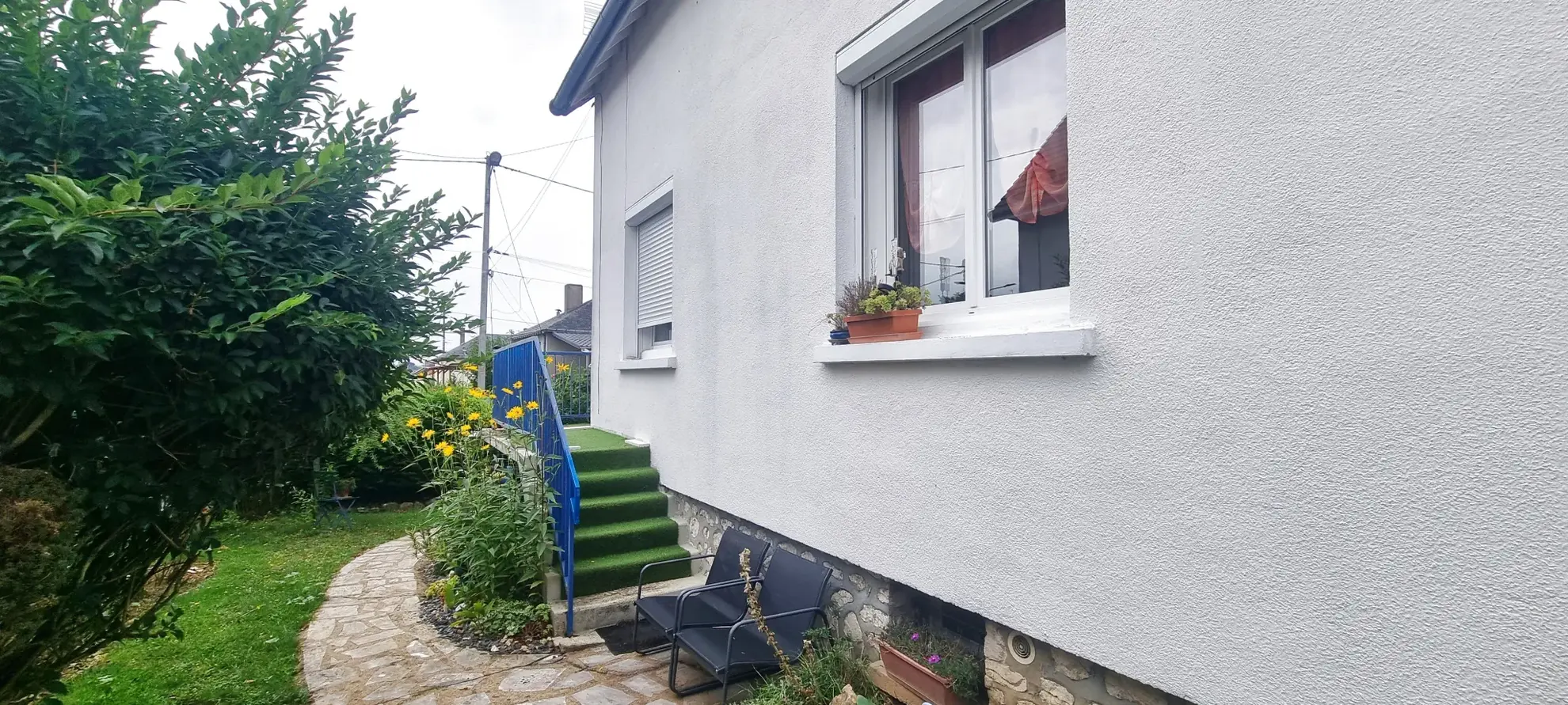 Charmante maison à Vendôme, proche TGV, terrain de 362 m² avec garage et terrasse 