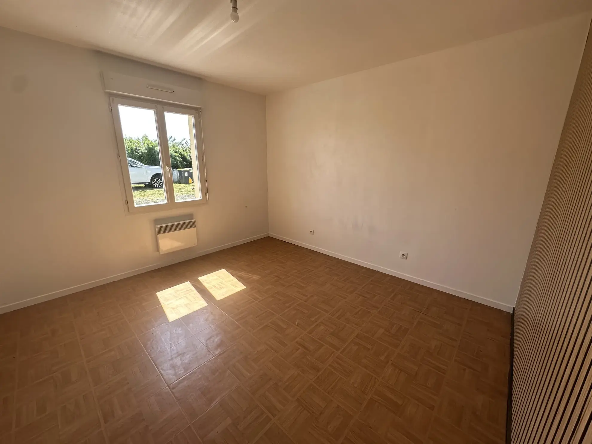 Maison de plain-pied avec 4 chambres à Fouqueville, proche écoles et commerces 