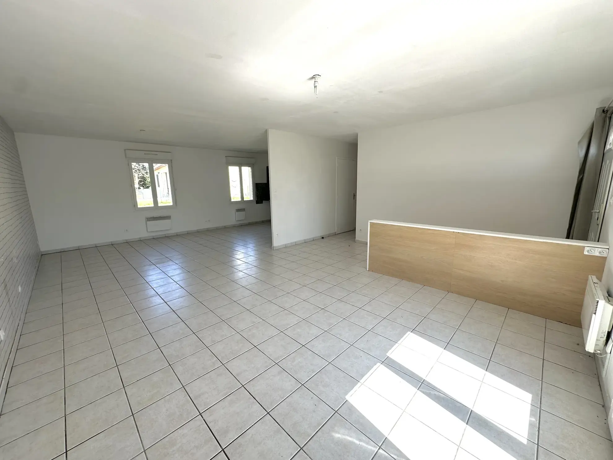 Maison de plain-pied avec 4 chambres à Fouqueville, proche écoles et commerces 
