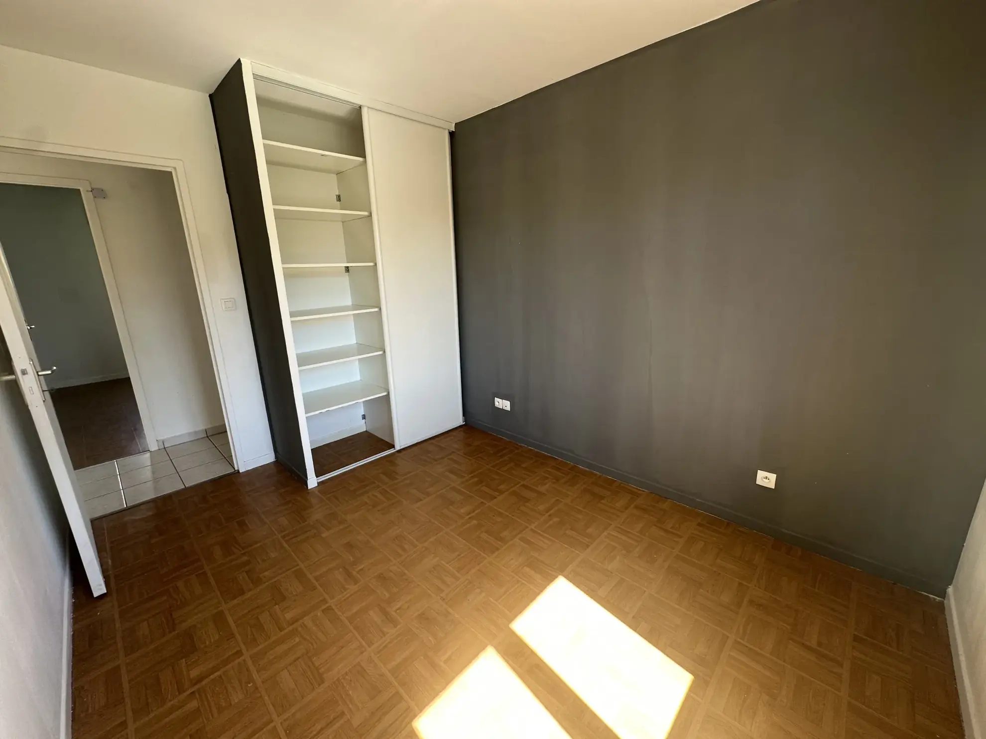 Maison de plain-pied avec 4 chambres à Fouqueville, proche écoles et commerces 