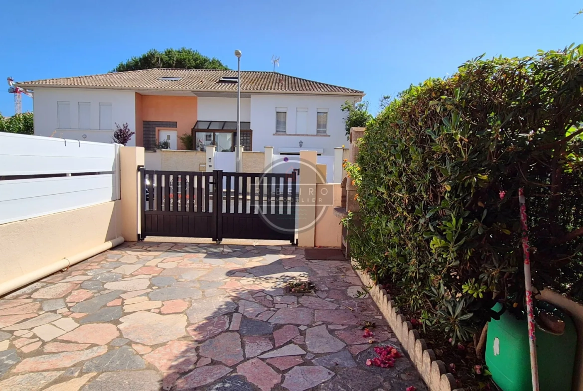 Villa avec deux appartements à vendre au Grau d'Agde, proche plage et centre 