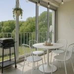 Bel appartement rénové avec 2 chambres et véranda à Thionville