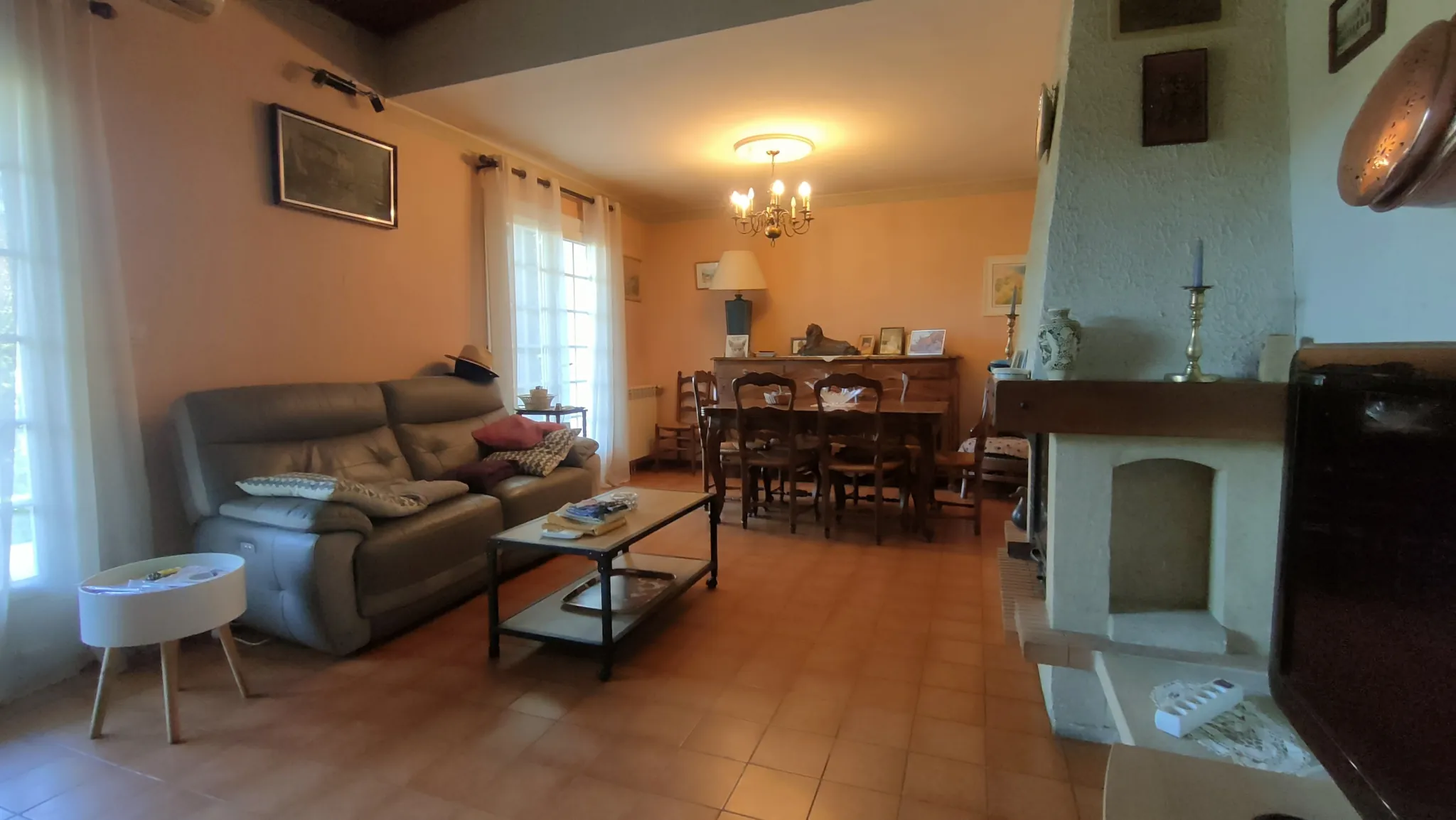 Maison de 5 pièces à Nîmes de 108 m² avec jardin et garage 