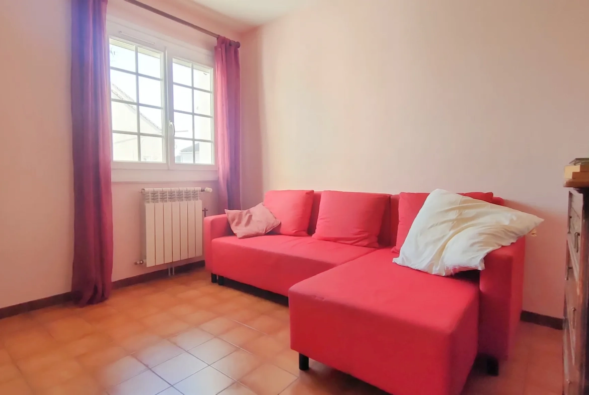 Maison de 5 pièces à Nîmes de 108 m² avec jardin et garage 