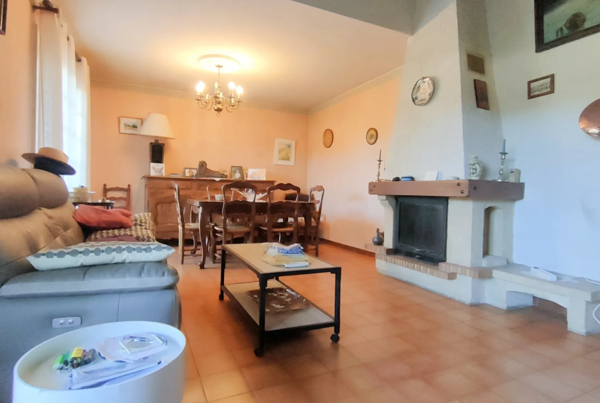 Maison de 5 pièces à Nîmes de 108 m² avec jardin et garage 