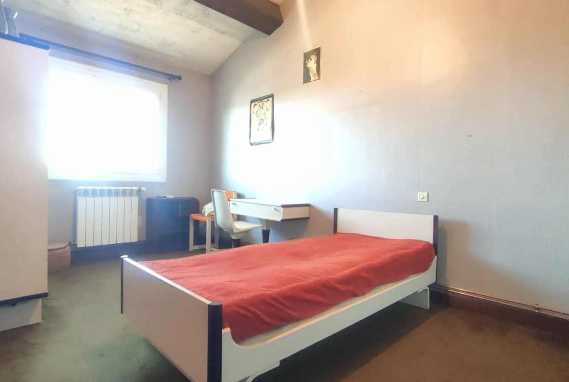 Maison de 5 pièces à Nîmes de 108 m² avec jardin et garage 