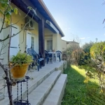 Maison de 5 pièces à Nîmes de 108 m² avec jardin et garage