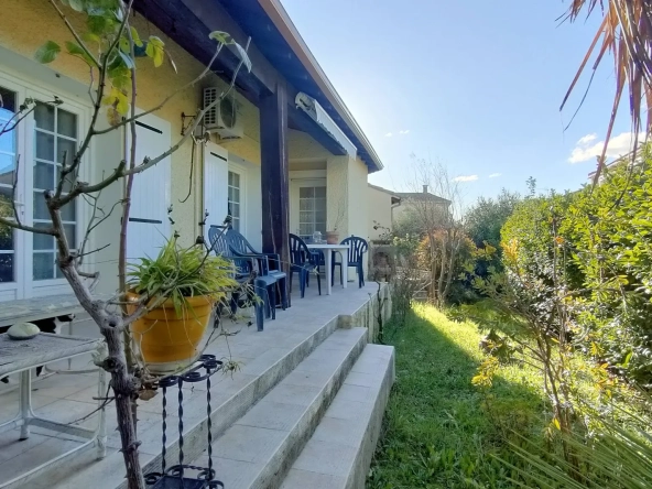Maison de 5 pièces à Nîmes de 108 m² avec jardin et garage