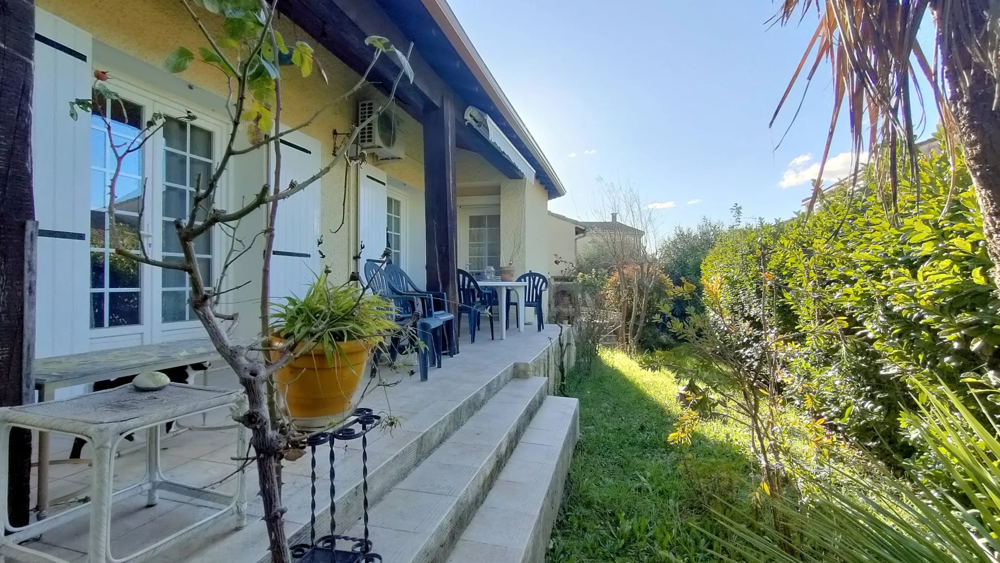 Maison de 5 pièces à Nîmes de 108 m² avec jardin et garage 