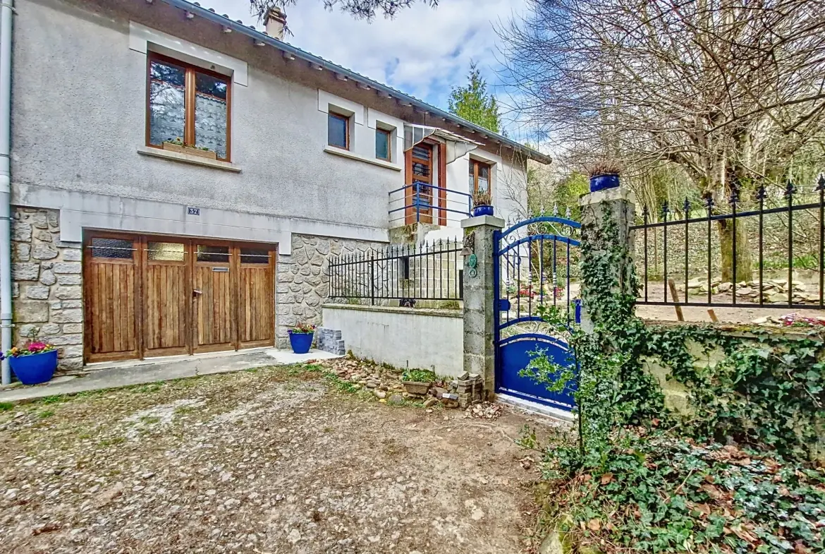 Maison avec sous-sol total à Bourganeuf - 70 m2, 3 chambres 