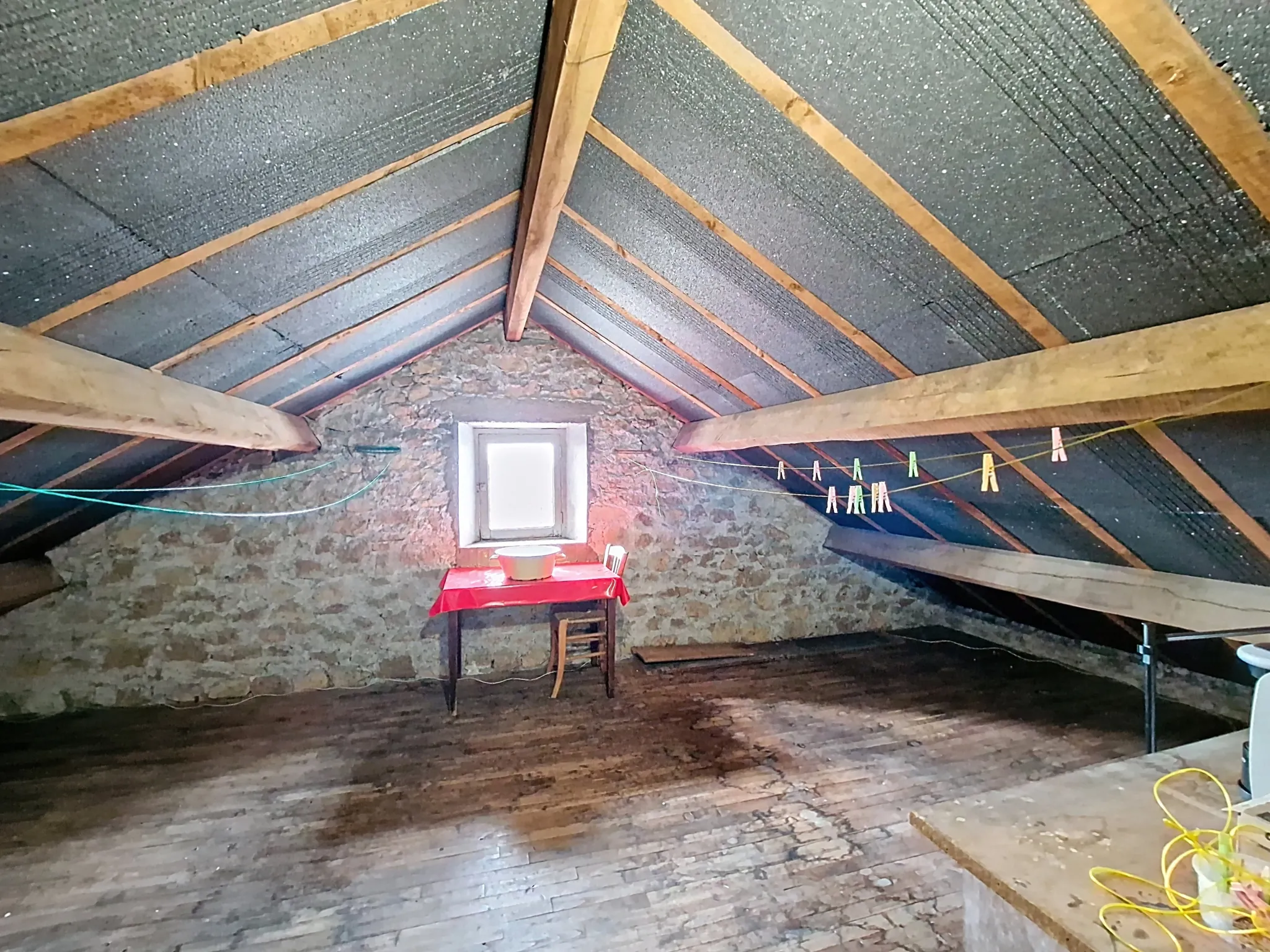 Maison avec sous-sol total à Bourganeuf - 70 m2, 3 chambres 