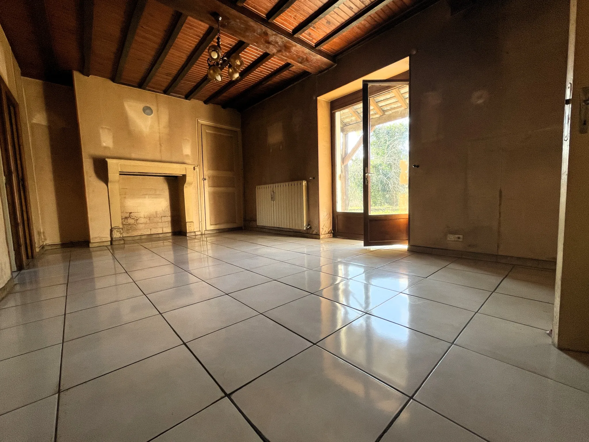 Maison de plain-pied à Prémery, 4 chambres, garage, calme, 65 000 EUR 