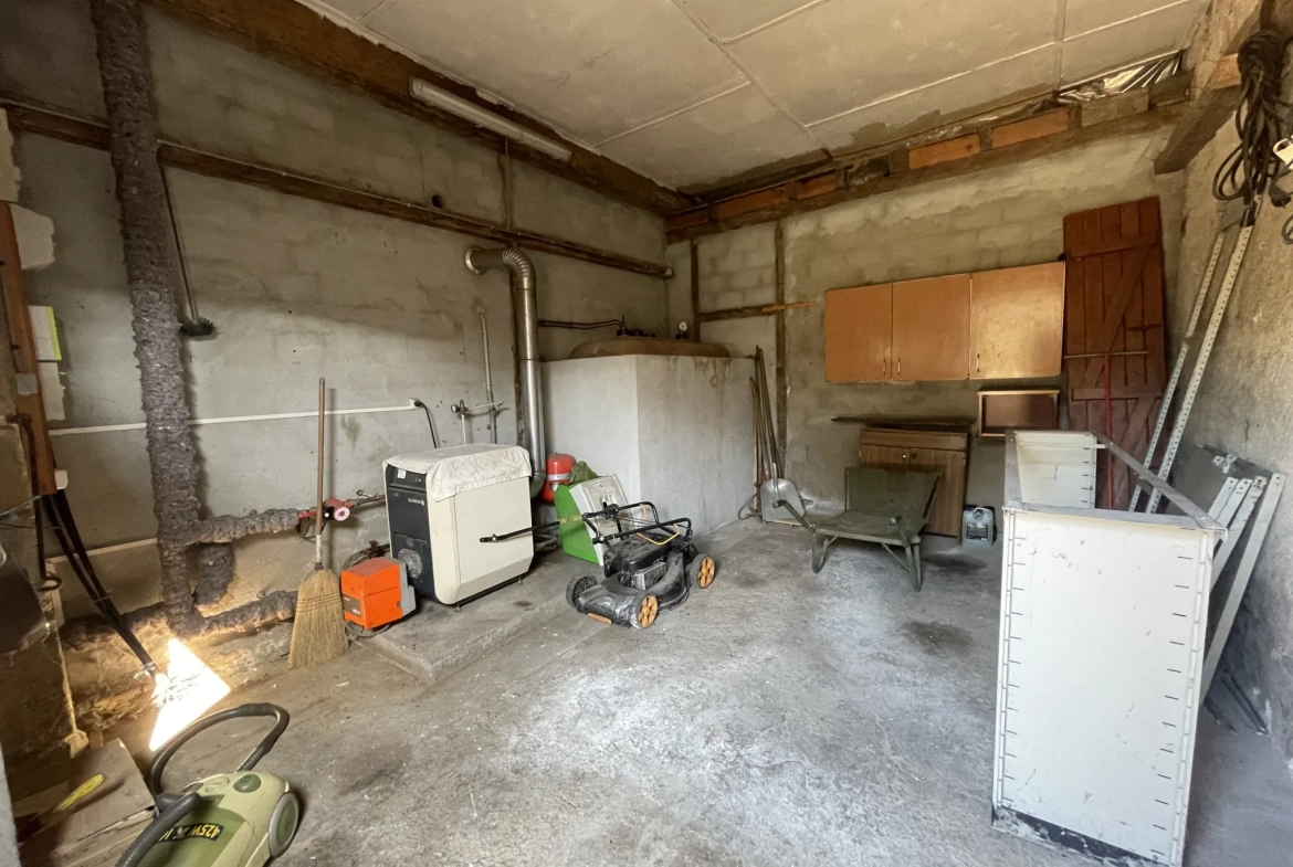 Maison de plain-pied à Prémery, 4 chambres, garage, calme, 65 000 EUR 