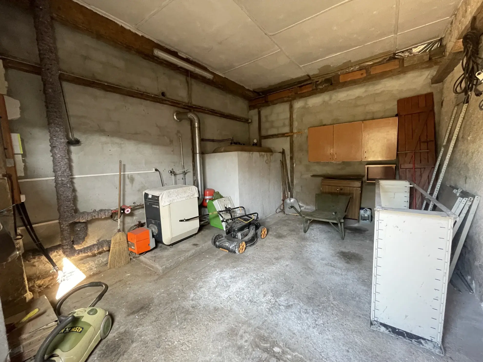 Maison de plain-pied à Prémery, 4 chambres, garage, calme, 65 000 EUR 