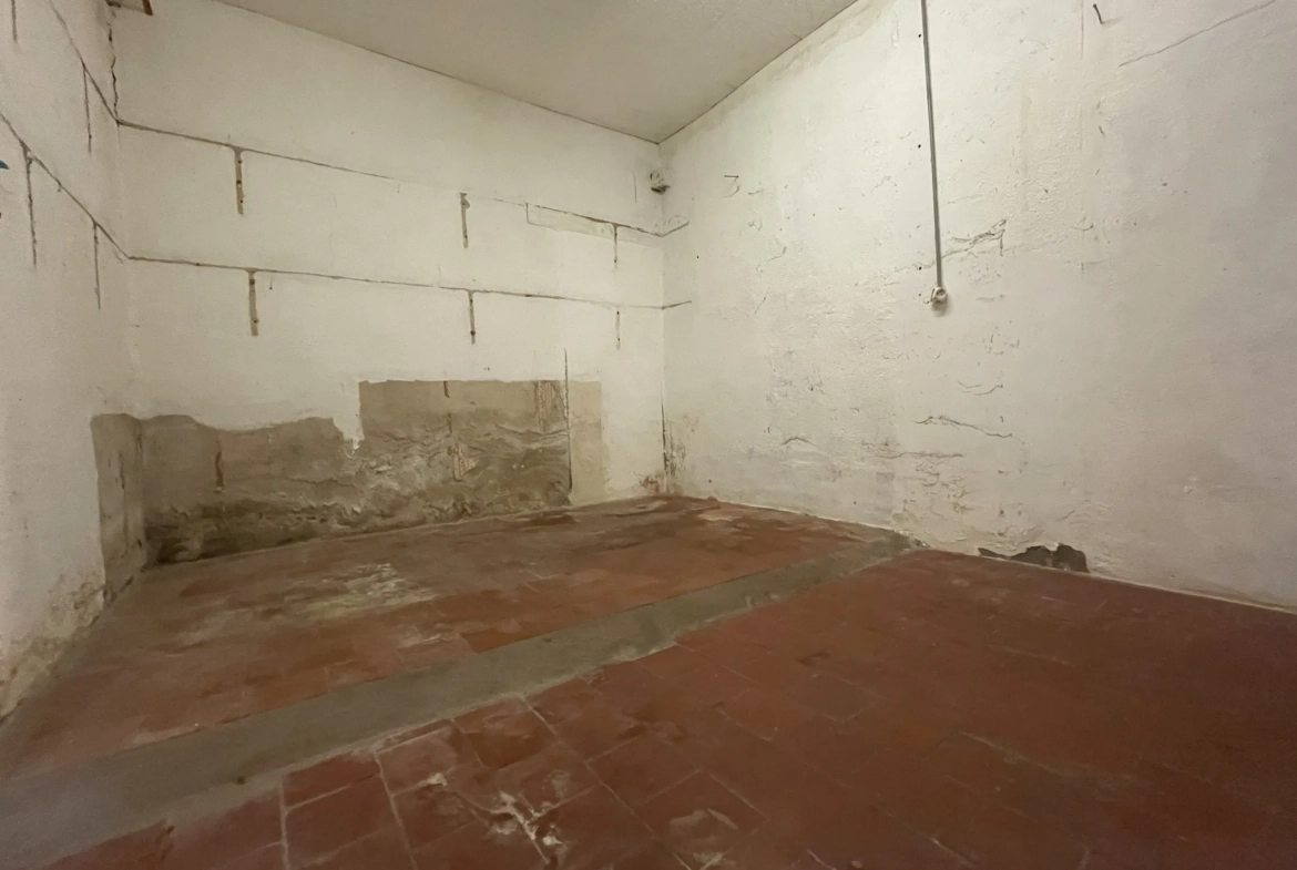 Maison de plain-pied à Prémery, 4 chambres, garage, calme, 65 000 EUR 