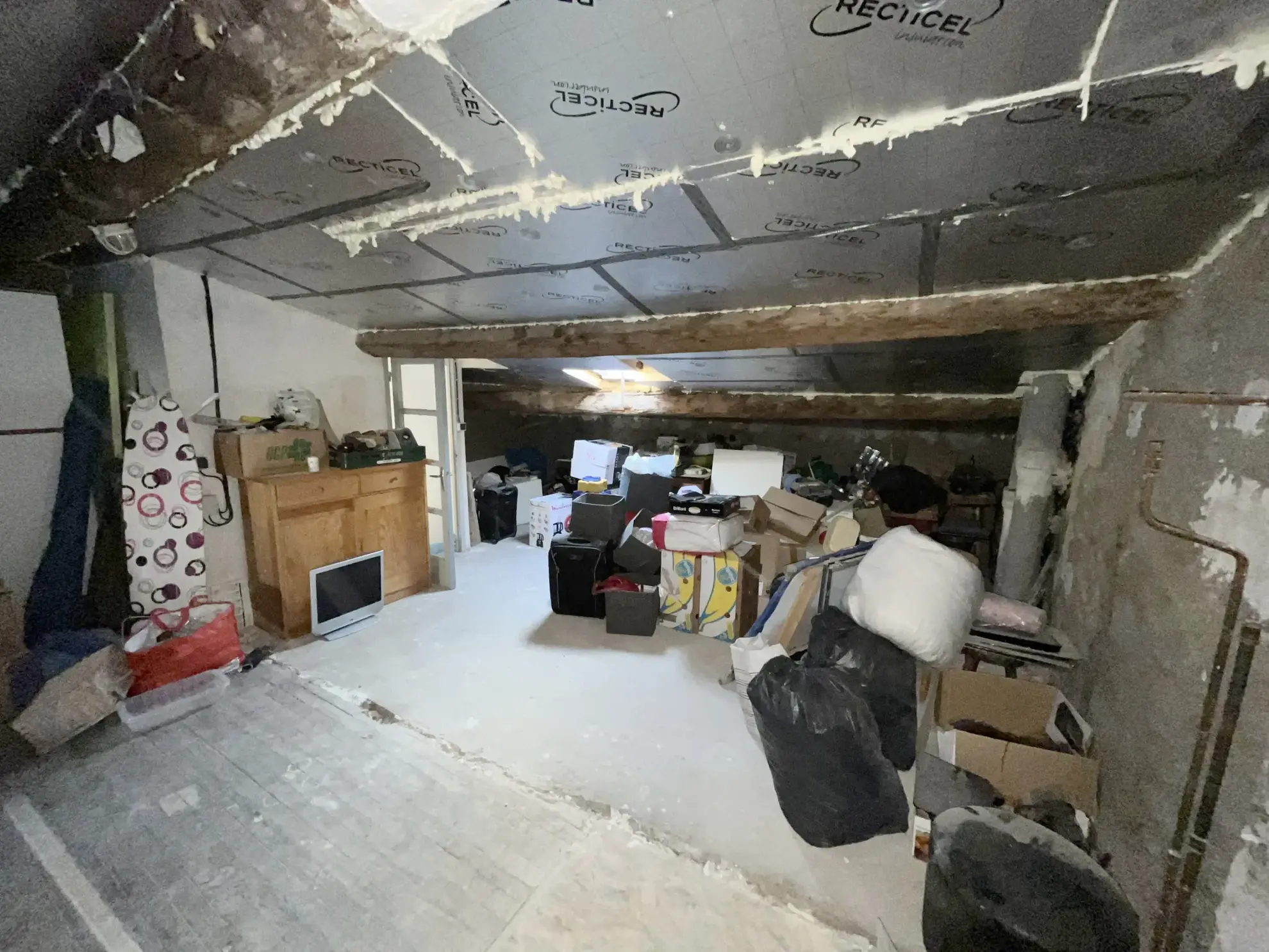 Maison de ville rénovée avec cour sud à Lezignan Corbières, 4 chambres 