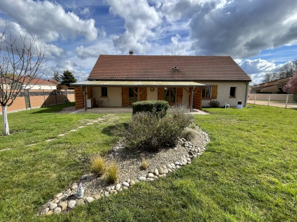 Maison de plain-pied à Vendat avec jardin et garage - 3 chambres