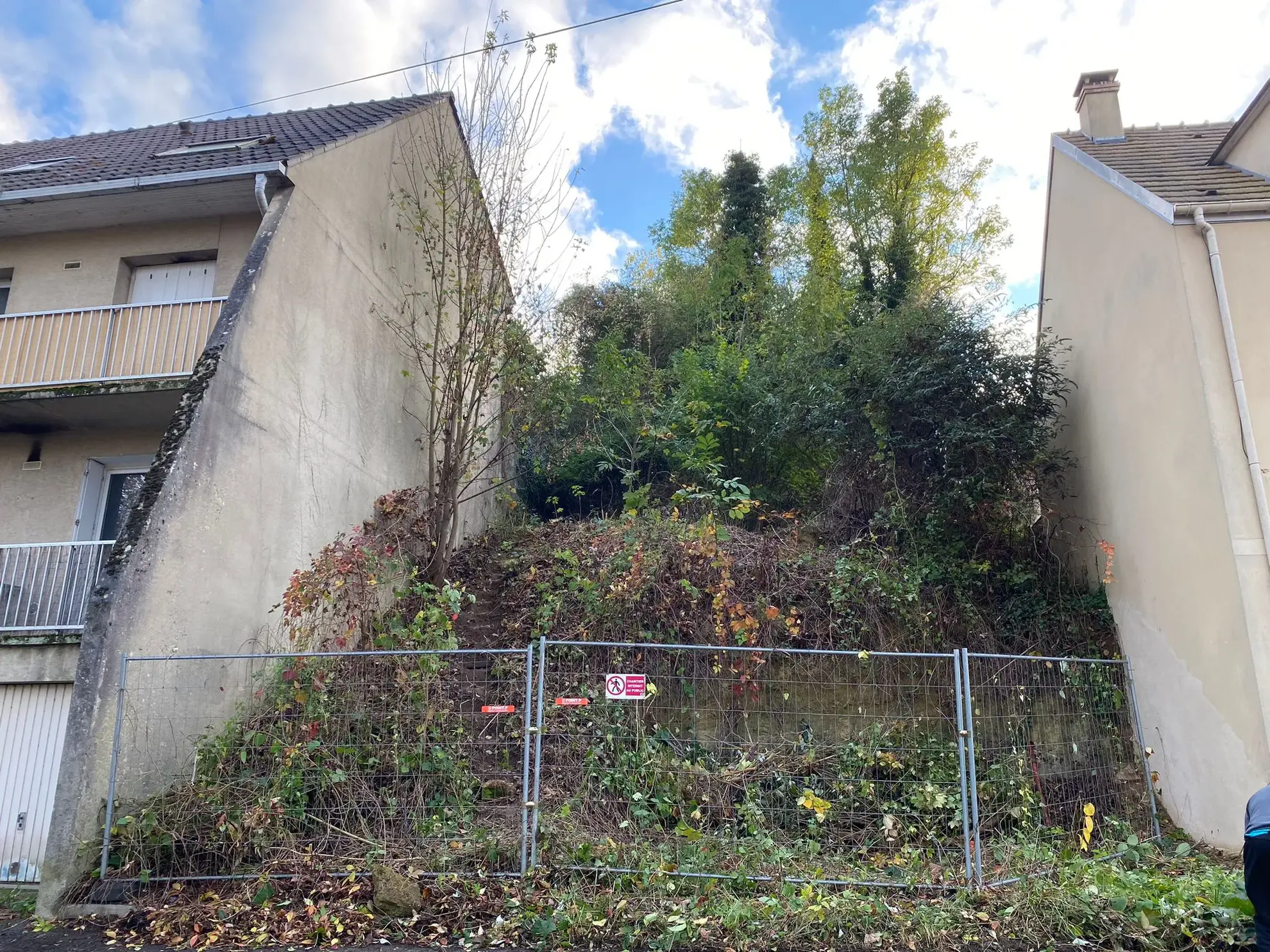 Terrain à bâtir de 450m² à Osny - Opportunité d'investissement immobilier 