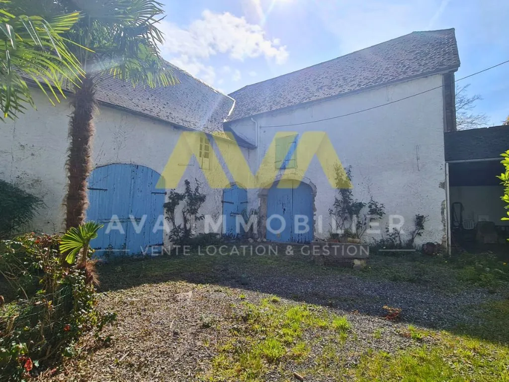 Très belle maison de maître avec dépendances et terrains à Navarrenx 