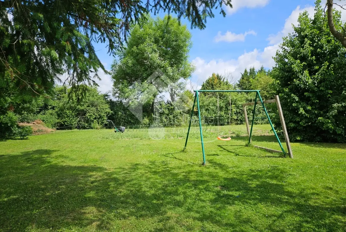 Maison authentique de 145m² à Lapalisse avec terrasses et garage 