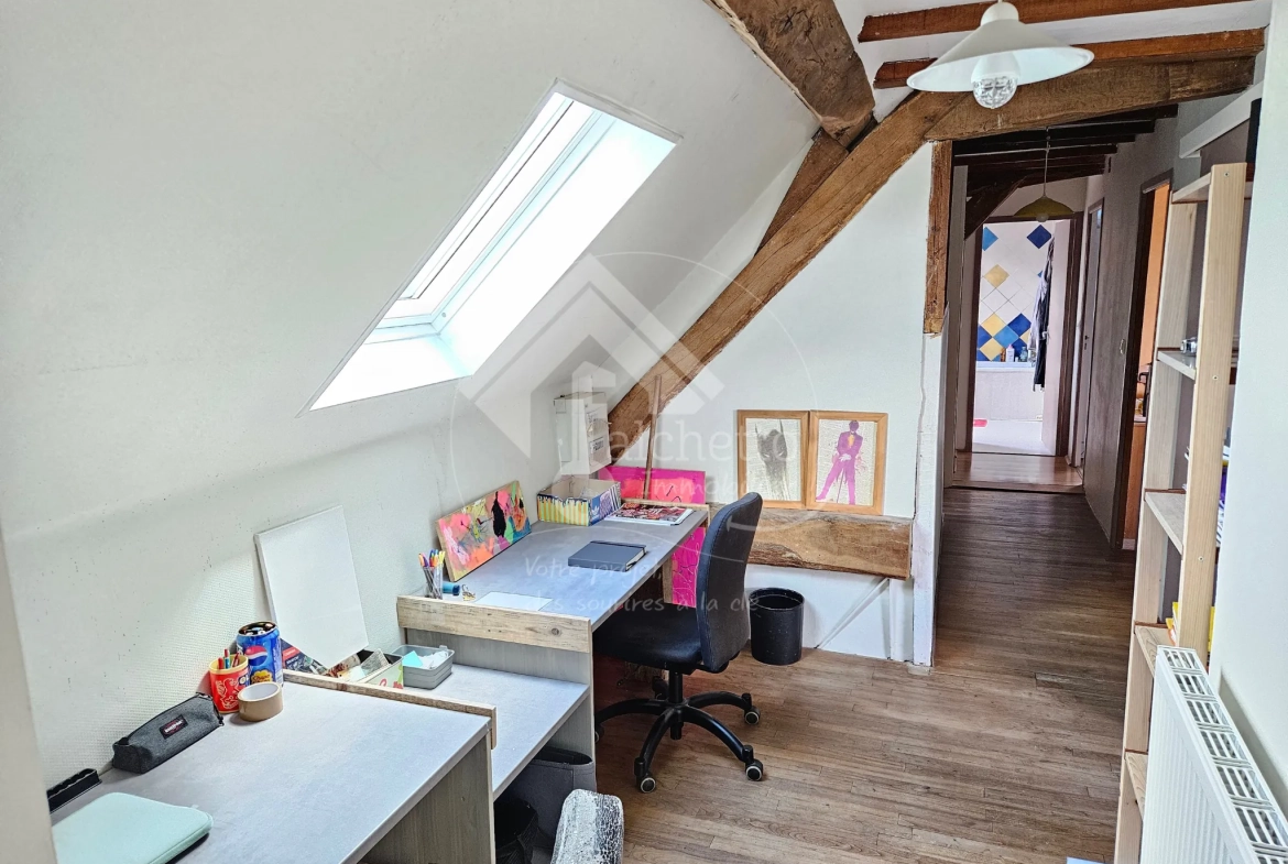Maison authentique de 145m² à Lapalisse avec terrasses et garage 