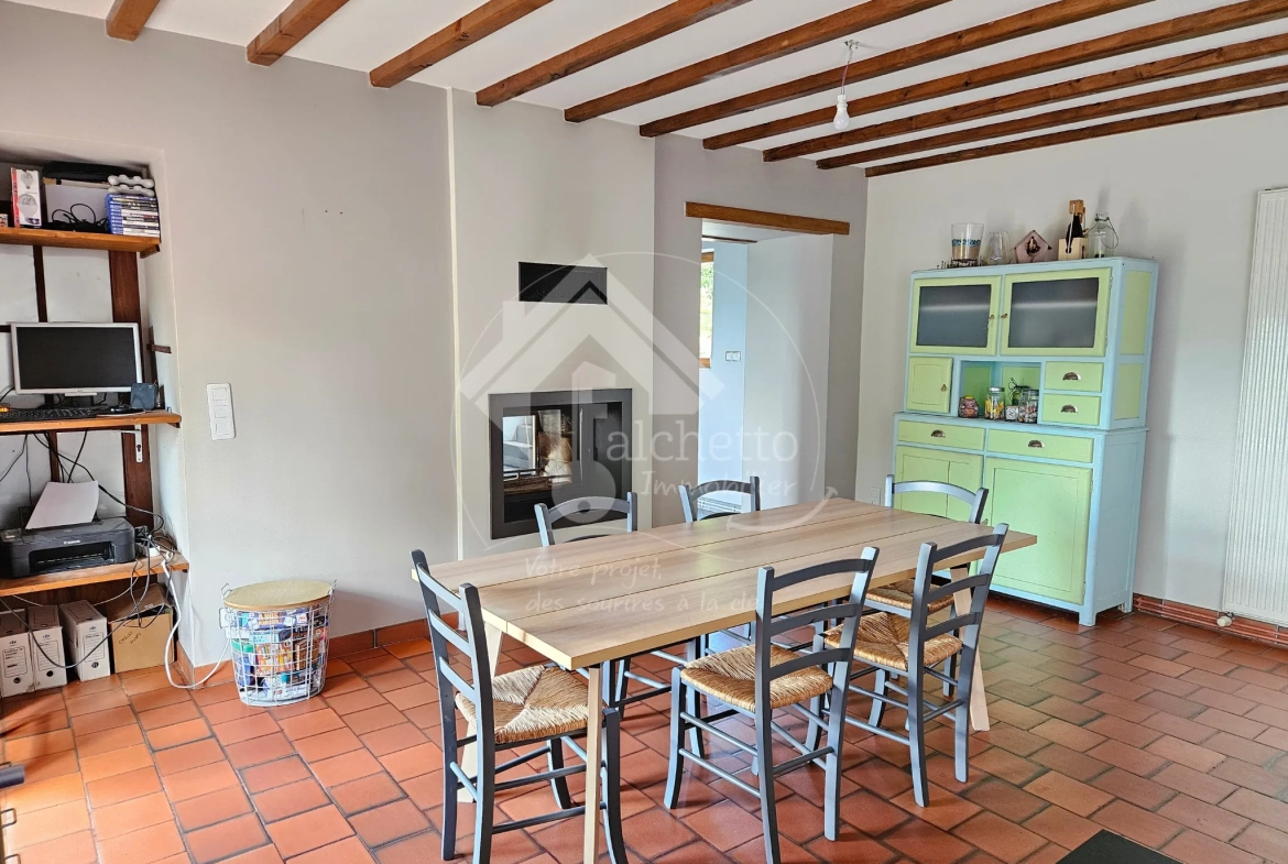 Maison authentique de 145m² à Lapalisse avec terrasses et garage 