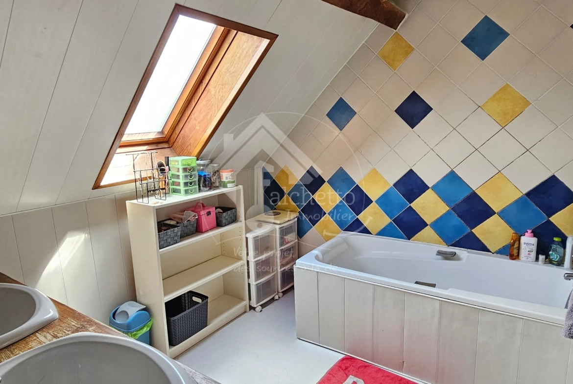 Maison authentique de 145m² à Lapalisse avec terrasses et garage 
