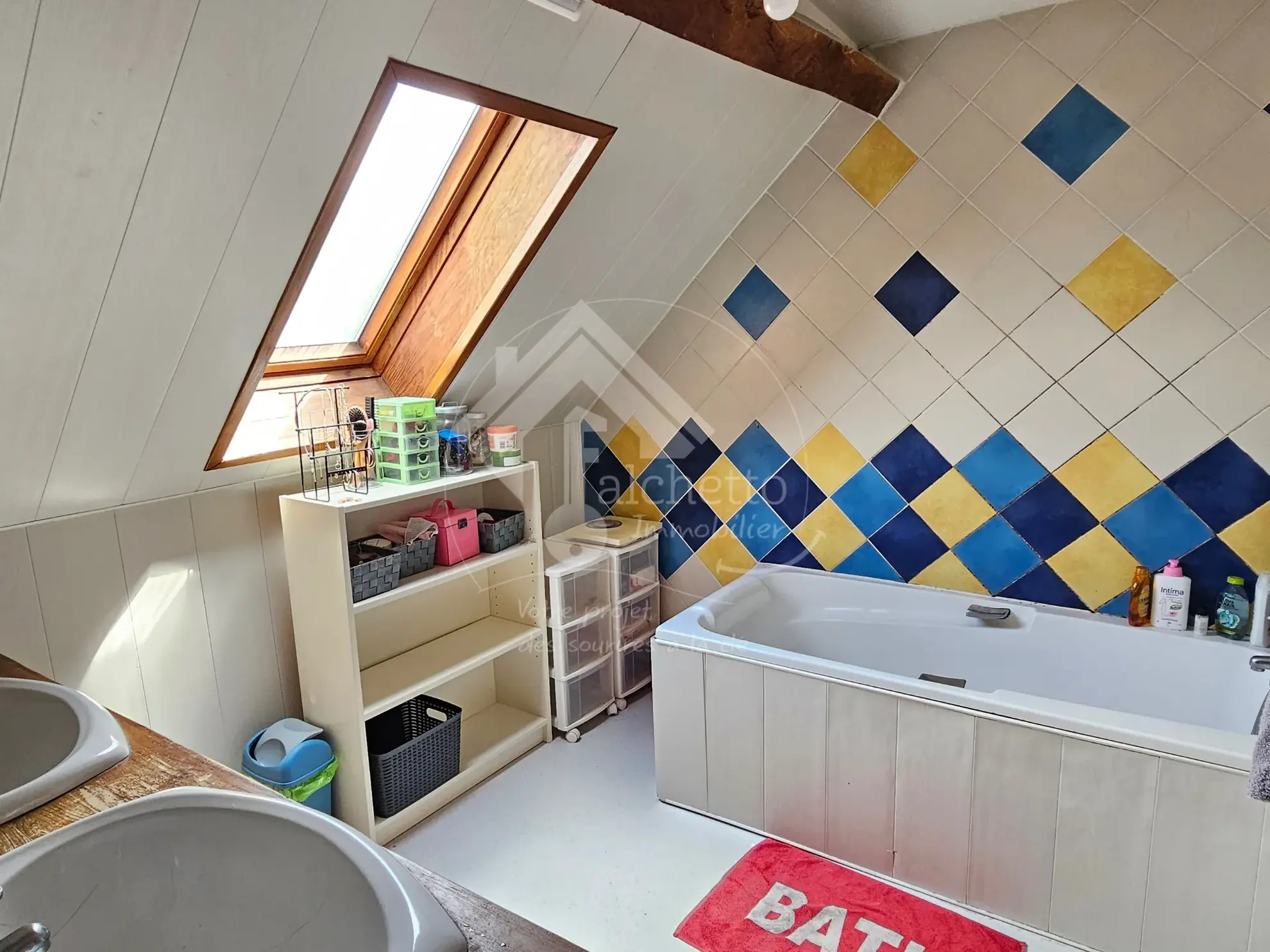 Maison authentique de 145m² à Lapalisse avec terrasses et garage 
