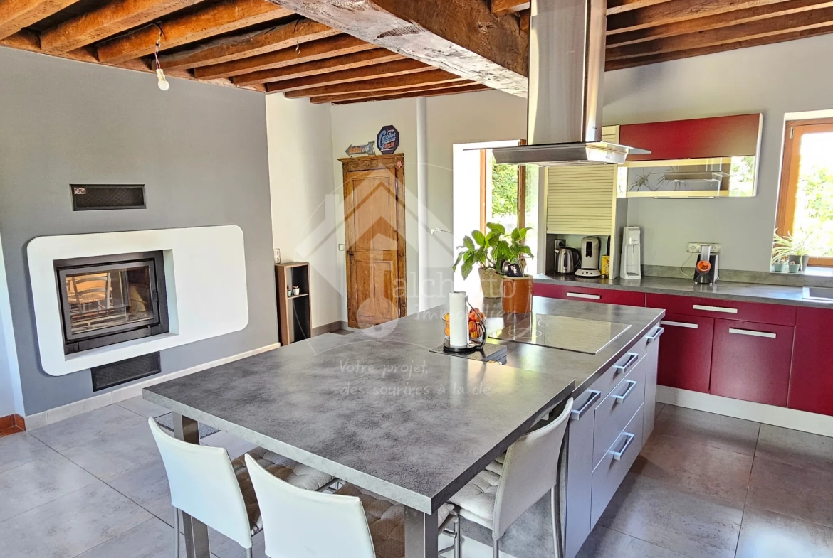 Maison authentique de 145m² à Lapalisse avec terrasses et garage 