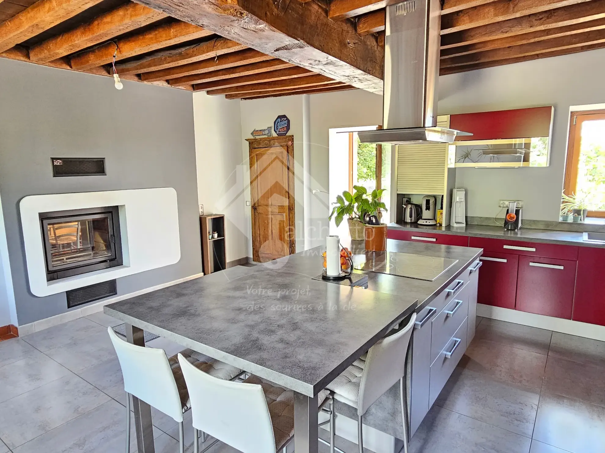 Maison authentique de 145m² à Lapalisse avec terrasses et garage 