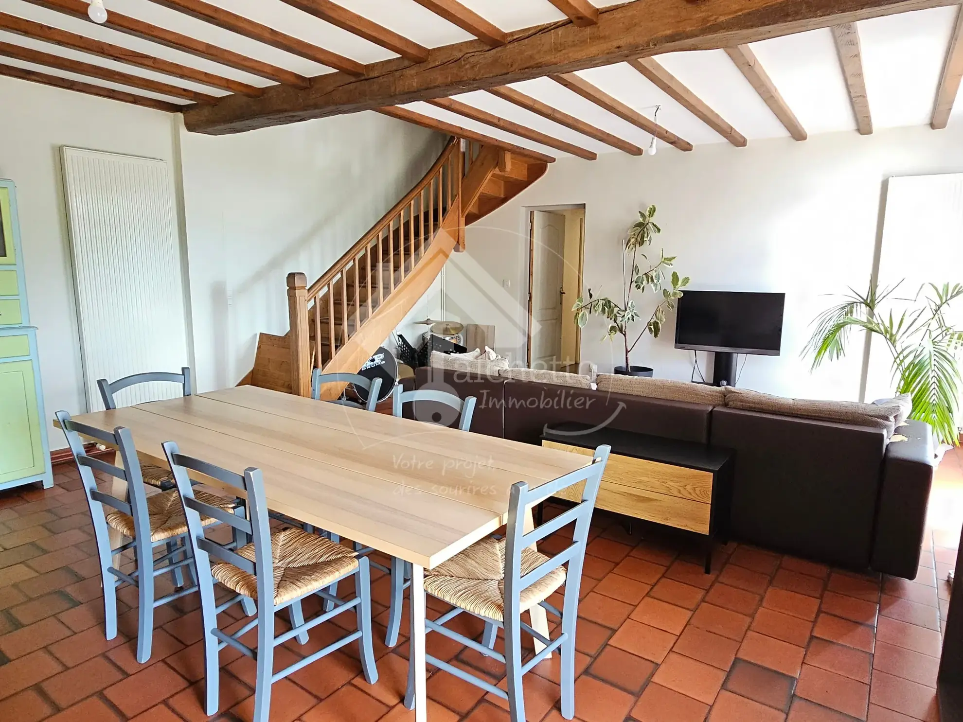 Maison authentique de 145m² à Lapalisse avec terrasses et garage 