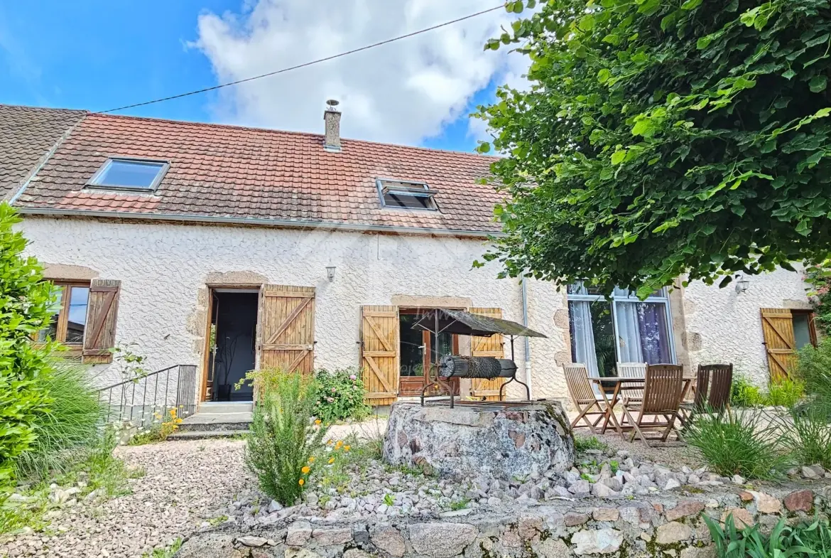 Maison authentique de 145m² à Lapalisse avec terrasses et garage 