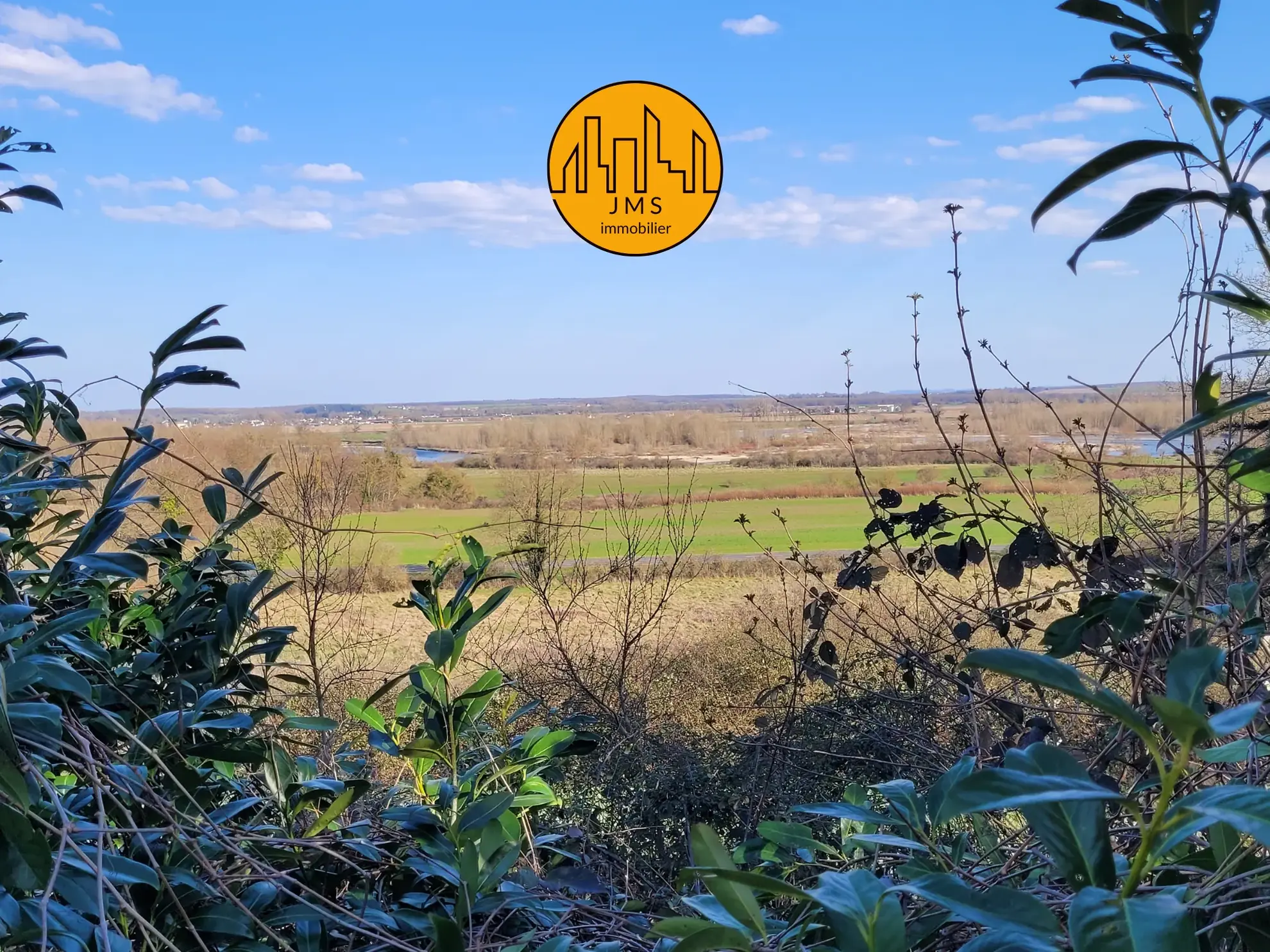 Ferme à vendre à Châtel-de-Neuvre avec 6 hectares, maison et potentiel rural exceptionnel 