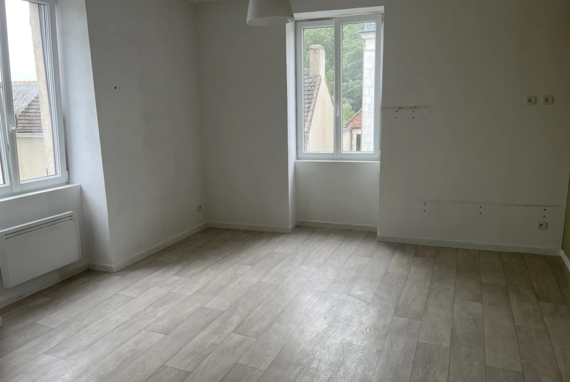 Maison de maître à vendre à Villeneuve en Perseigne – 184 m² avec garage et grenier aménageable 