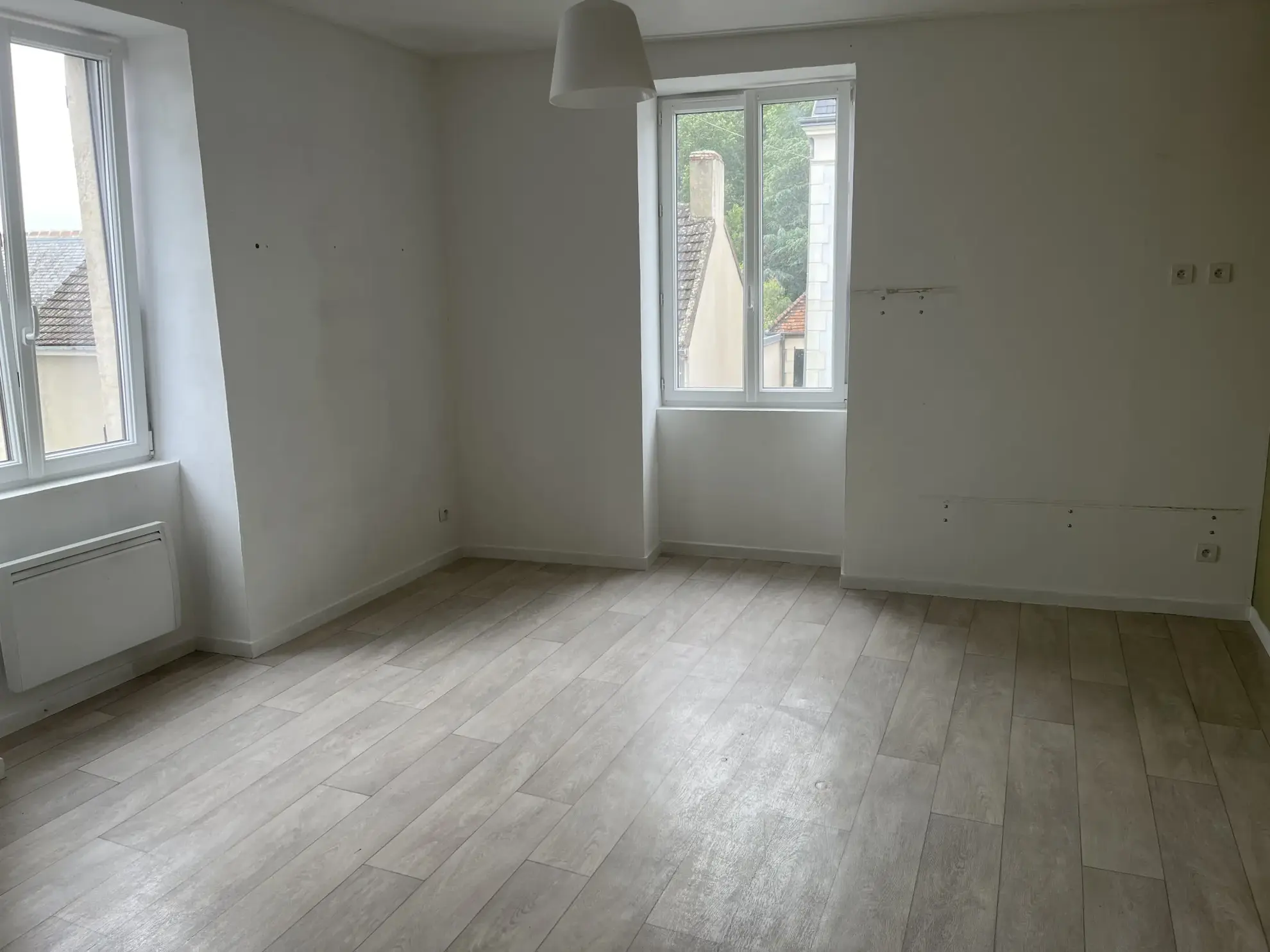 Maison de maître à vendre à Villeneuve en Perseigne – 184 m² avec garage et grenier aménageable 