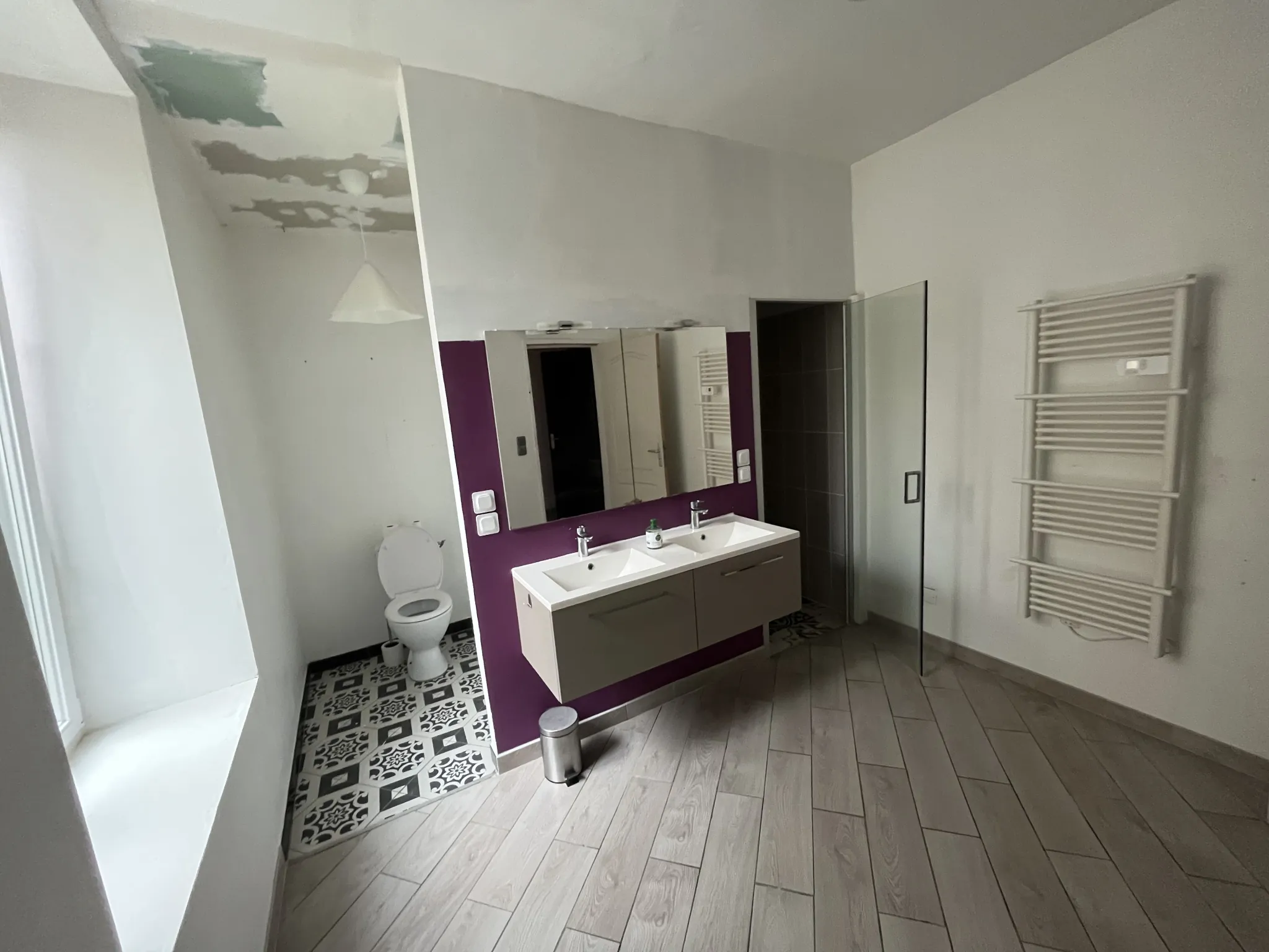 Maison de maître à vendre à Villeneuve en Perseigne – 184 m² avec garage et grenier aménageable 