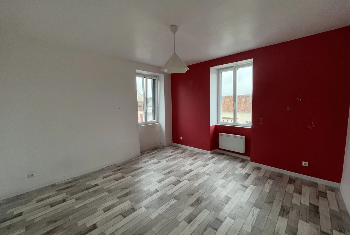 Maison de maître à vendre à Villeneuve en Perseigne – 184 m² avec garage et grenier aménageable 
