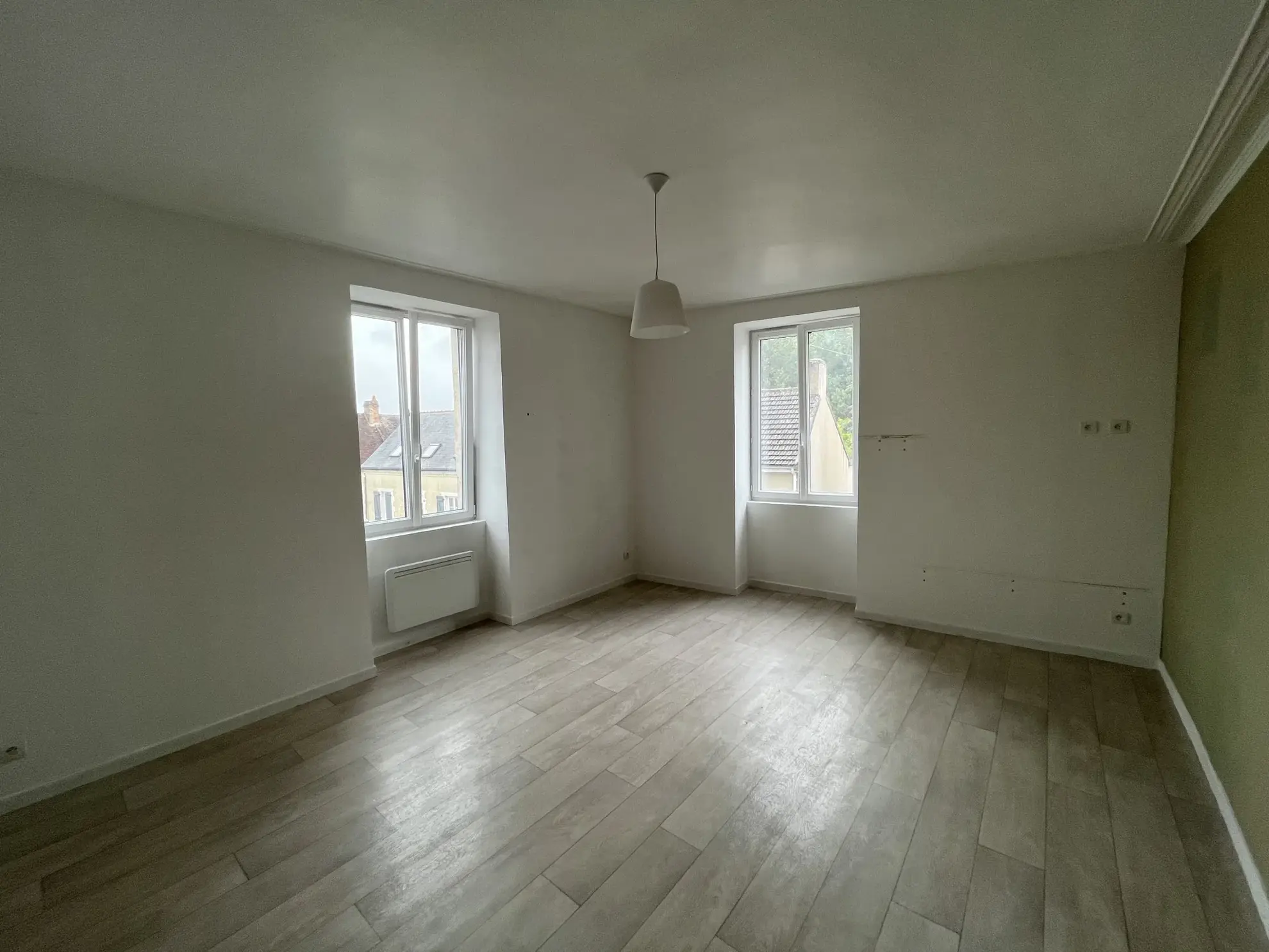 Maison de maître à vendre à Villeneuve en Perseigne – 184 m² avec garage et grenier aménageable 