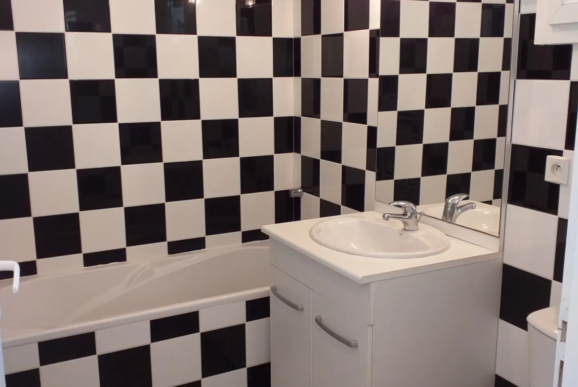 Appartement T1 à vendre à Grand Piquey, 30 m² avec terrasse et parking 