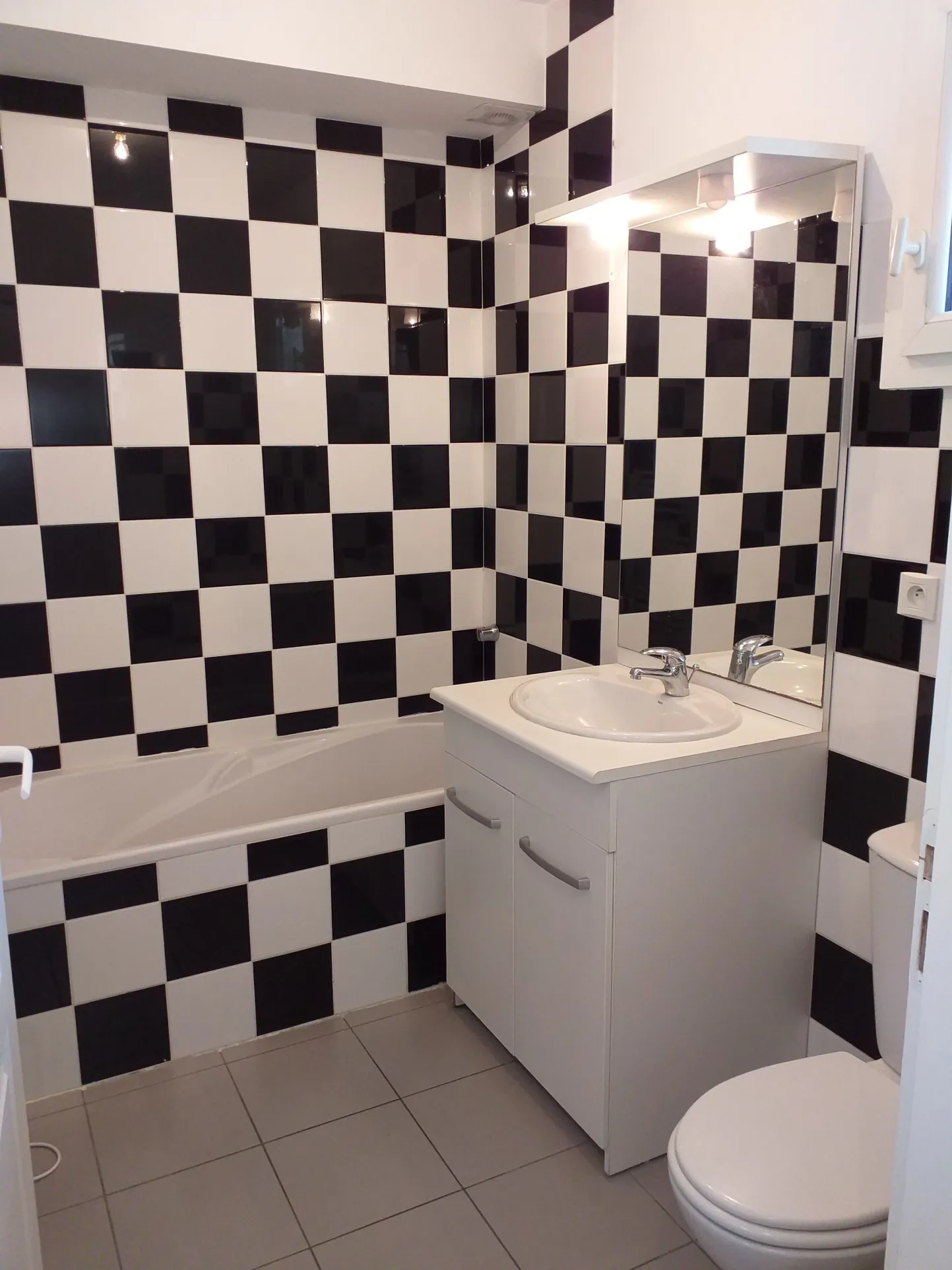 Appartement T1 à vendre à Grand Piquey, 30 m² avec terrasse et parking 