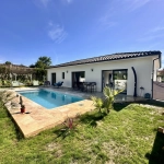 Maison neuve de plain-pied avec piscine à Creysse, secteur calme et recherché