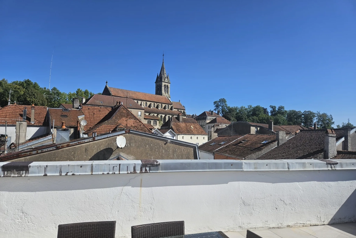 Immeuble de prestige de 106 m² à Bourbonne-les-Bains, idéal pour investissement locatif 