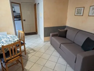 Immeuble de prestige de 106 m² à Bourbonne-les-Bains, idéal pour investissement locatif 