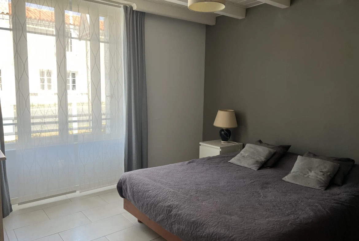 Maison en pierre rénovée à Saint Jean d’Hermine avec grand jardin et 4 chambres 