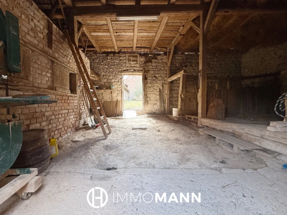 Maison alsacienne avec corps de ferme à rénover à Neugartheim-Ittlenheim près de Strasbourg